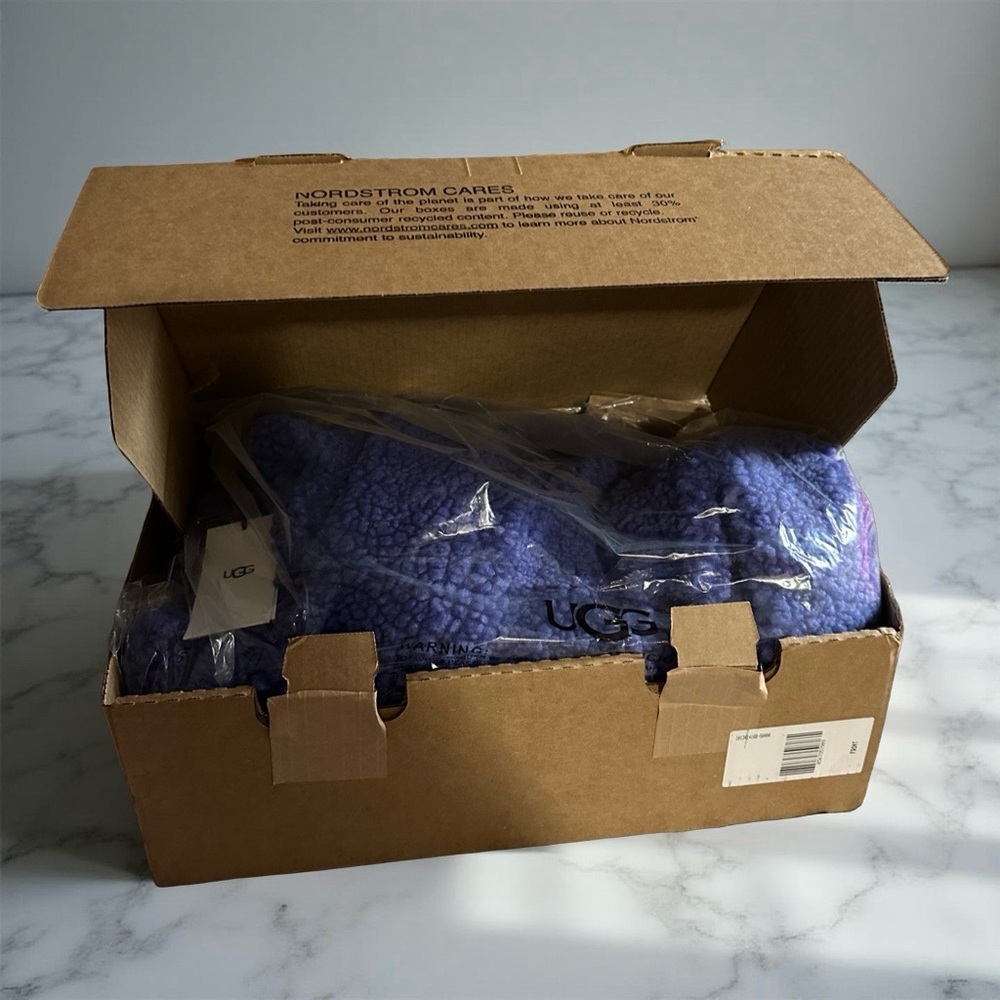 NWT UGG XL Gertrude Short Lupine BNIB - Picture 7 of 7
